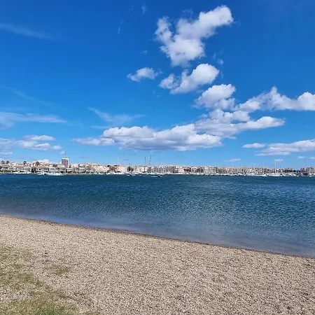 Charmant T2 Mezzanine Climatise Proche Plage Avec Parking Pour 4 Personnes - Fr-1-607-183 * Agde